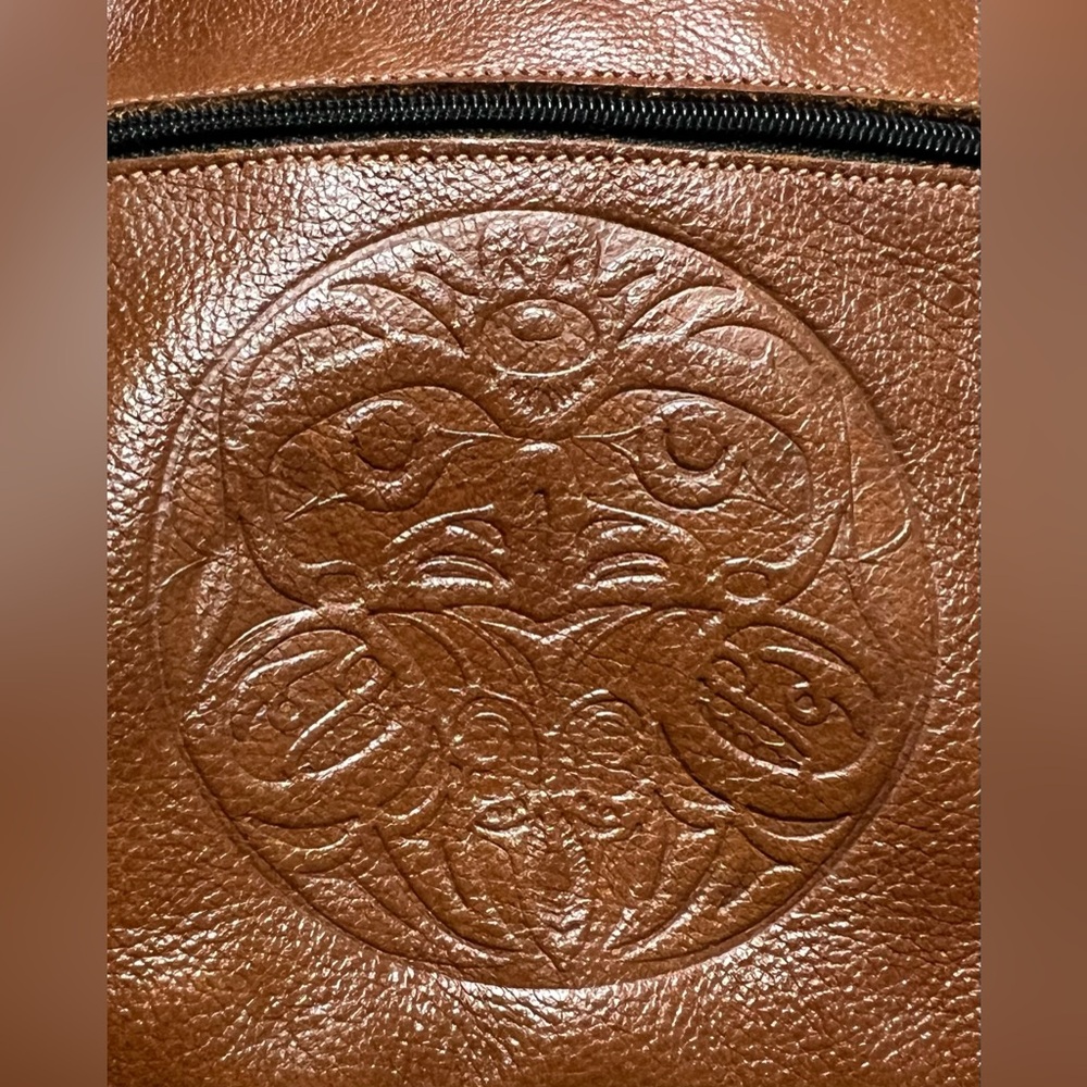 NWT Spirit of the Wild Bill Helin Designed Leather Native Crossbody Travel Bag - Picture 12 of 12